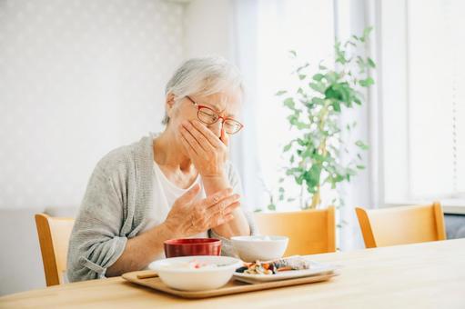 摂津市(千里丘)の歯医者、ひろ歯科の高齢者歯科